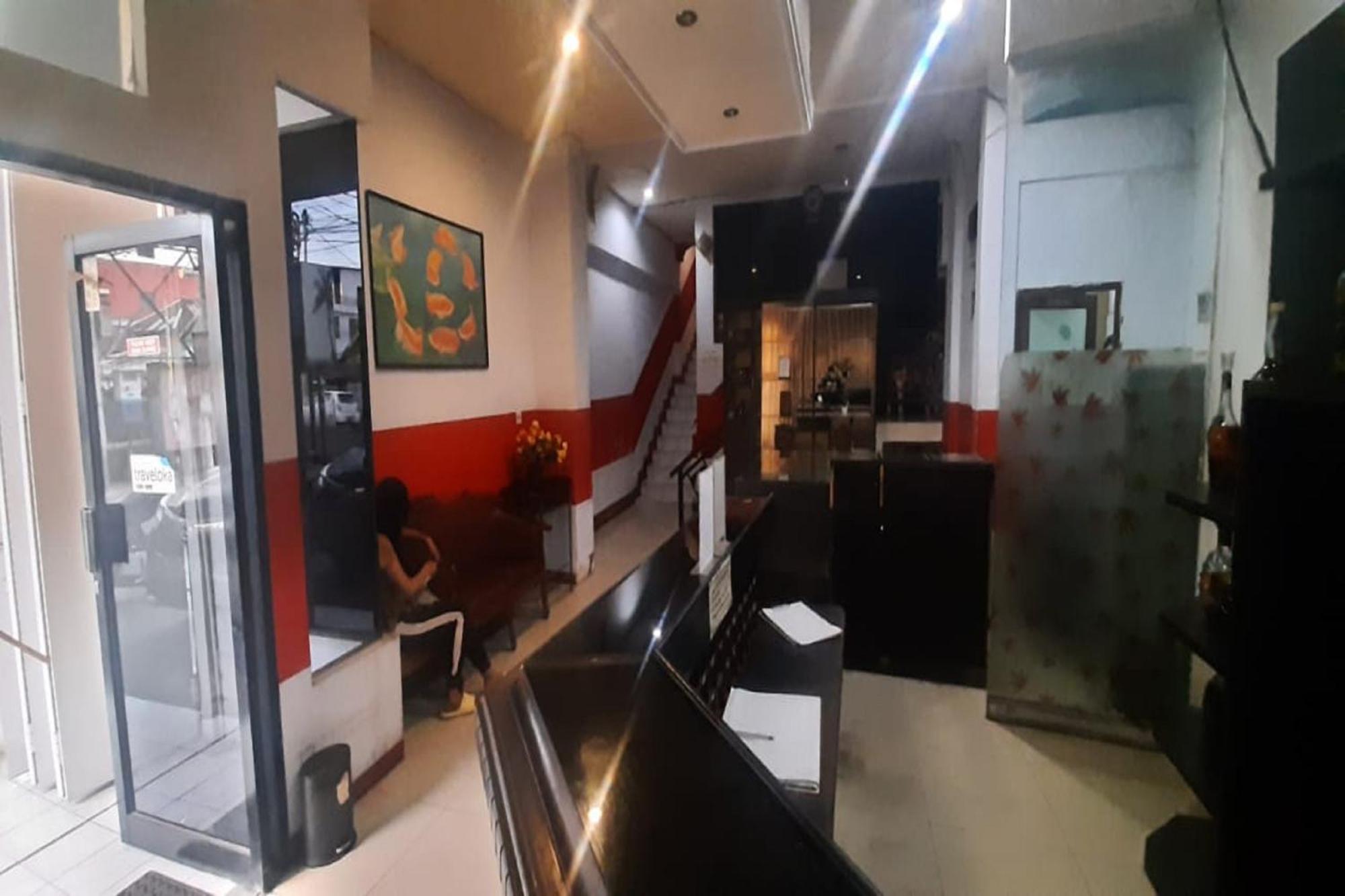 Hotel Oyo 93168 Permata Ria Manado